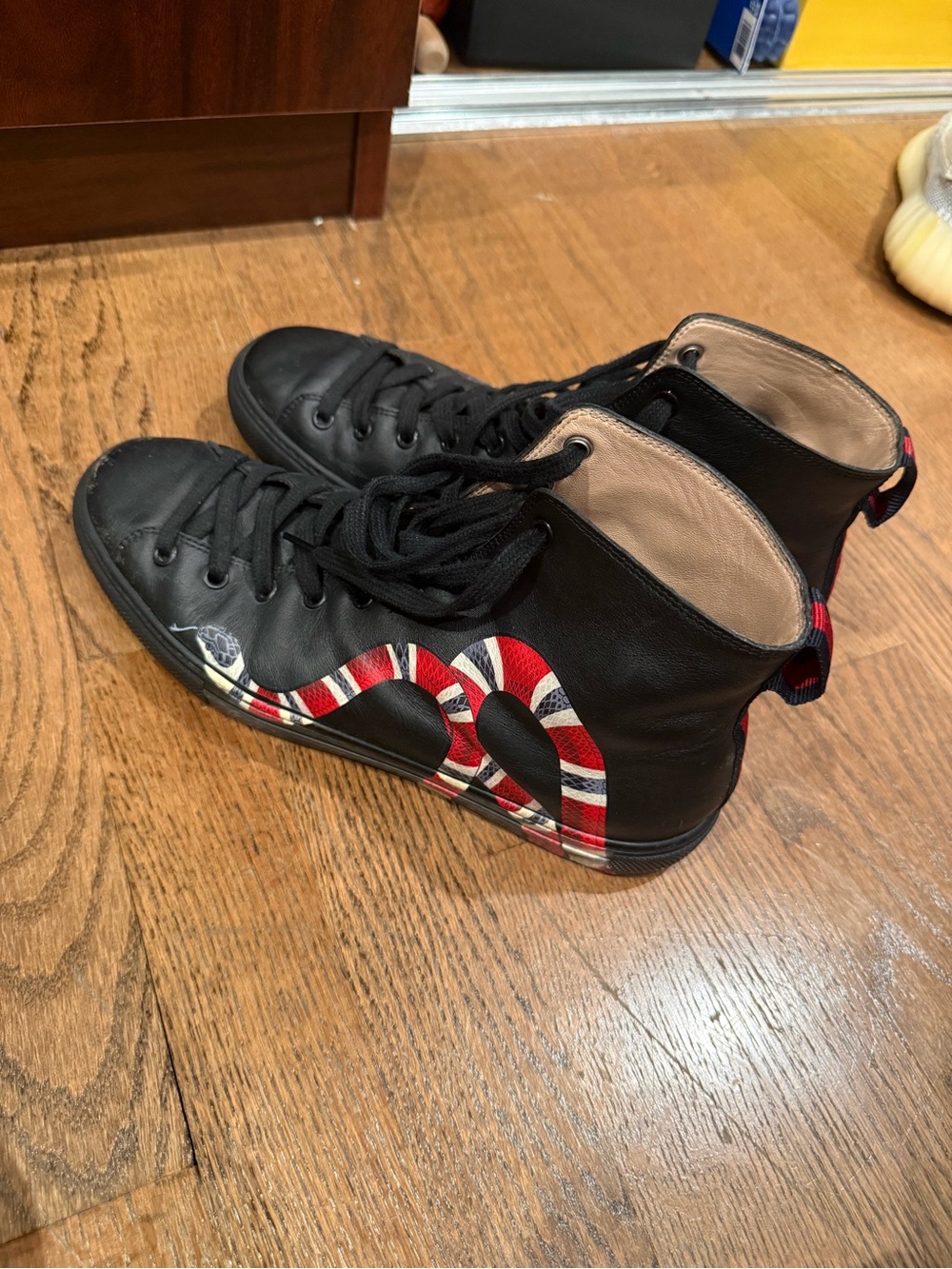 Gucci Kingsnake High-Top Sneakers Black Leather Snake Print Sz 6.5